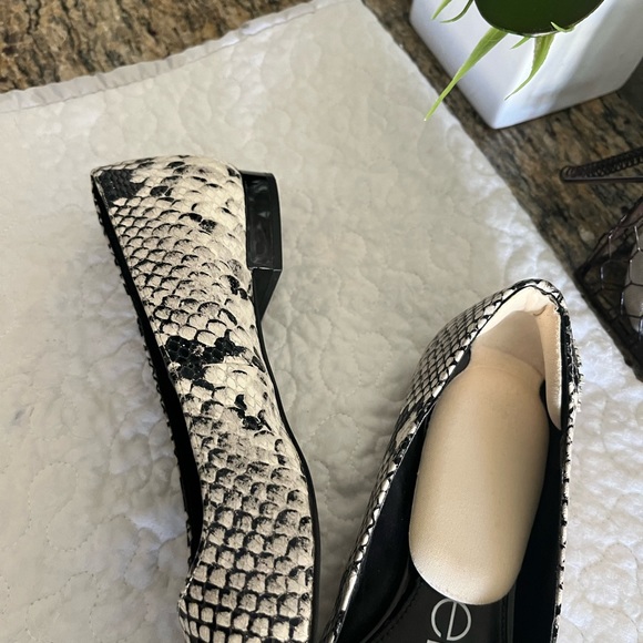 Calvin Klein shoes size #6 black and white - Picture 3 of 6